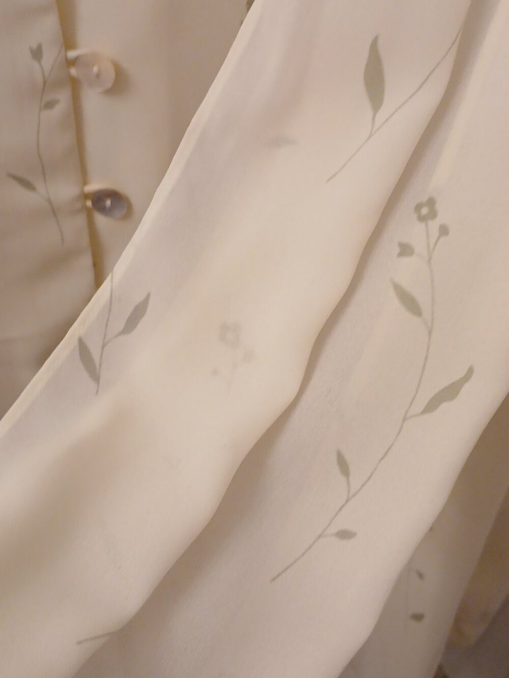 Spring/Summer Blouse - Picture 5 of 7
